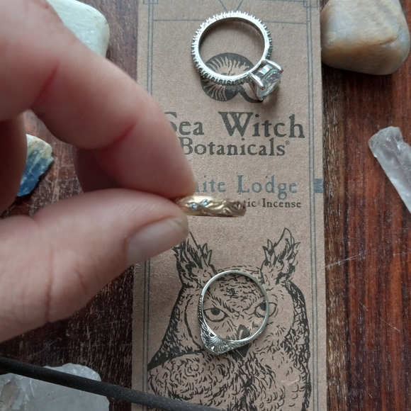 One of a Kind, Gold & Multi Diamond Ring - Picture 3 of 7